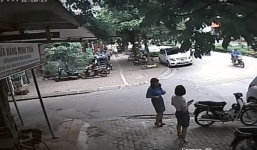 Xe chở Phó CT quận Thanh Xuân đi ăn trưa đỗ sai quy định, cán bộ xin nộp phạt