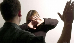 Cha đánh con gái đến chết vì có bạn trai