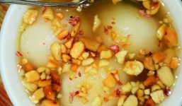 Sự thật đằng sau bát chè trôi nước nửa đêm mẹ chồng bưng lên phòng con dâu