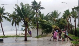 Bão số 4 diễn biến phức tạp, đi vào các tỉnh từ Thanh Hóa đến Quảng Bình 