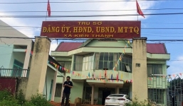 Thêm dấu sắc vào bằng cấp 3, chủ tịch xã bị cách chức