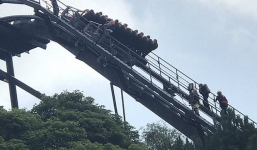 Du khách bị một phen thót tim khi tàu lượn bất ngờ dừng đột ngột ở độ cao 50m