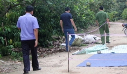 Hòa Bình: Hai vợ chồng chết bất thường ở trang trại cổ có vết chém