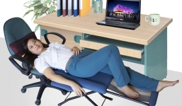 Ngủ trưa ở văn phòng chắc chắn phải nhớ những điều sau nếu không muốn hỏng dáng, xấu da