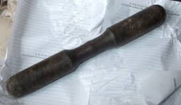 Bị kích động, vợ cầm chày đánh vào vùng kín khiến chồng tử vong