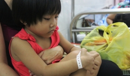 Mong ước của bé gái 5 tuổi mắc bệnh ung thư xương: 'Con nhớ mẹ lắm, mẹ ở đâu mau về với con'