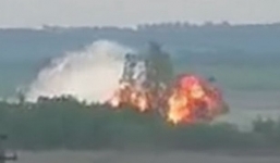 Lộ video máy bay quân sự Nga nổ tung như cầu lửa khi đang về căn cứ