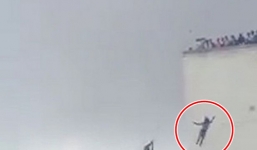 Đang dạy đu dây, huấn luyện viên bàng hoàng chứng kiến con gái rơi từ tầng 6 xuống đất tử vong