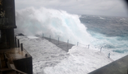 Áp thấp nhiệt đới trên biển Đông mạnh lên, Nam Bộ đề phòng tố, lốc 