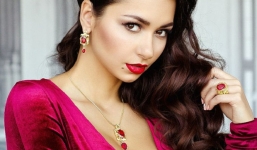 Vẻ đẹp siêu mẫu Nga bị tố phá vỡ hạnh phúc nhà James Rodriguez