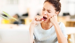 Thiếu ngủ, vòng eo của bạn có thể “ nở” thêm 3 cm 