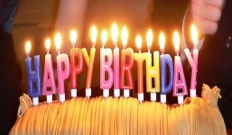 Thổi nến bánh sinh nhật có nguy cơ lây bệnh cao