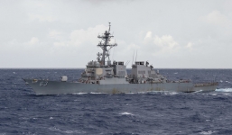 Một quân nhân Mỹ trên tàu khu trục tên lửa mất tích khi tuần tra biển Đông