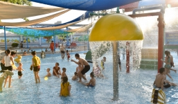 Trung Quốc: Bắt giam gã “yêu râu xanh” lạm dụng tình dục bé gái ở công viên nước