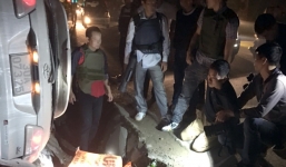 Cảnh sát nổ súng bắn thủng Fortuner chở 100 bánh heroin 