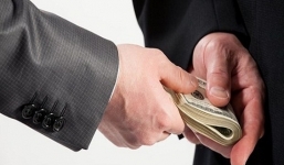 Khởi tố chánh án TAND huyện nhận tiền 'chạy án'