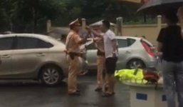 Nam thanh niên tấn công CSGT bằng gậy golf trần tình do bị trầm cảm