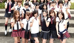 Tại sao vi phạm quy định nhưng nữ sinh Nhật Bản vẫn 'quyết' mặc váy ngắn đến trường