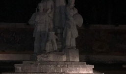 Bắc Kạn phản hồi vụ tượng đài 14 tỷ đổ khiến bé 12 tuổi bị thương