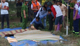 2 chị em sinh đôi cùng bạn tử vong dưới mương nước 