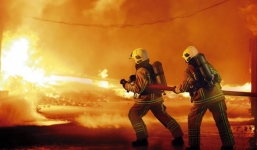 Lính cứu hỏa cố ý phóng hỏa để kiếm thêm thu nhập