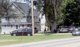 Cậu bé 10 tuổi vô tình bắn chết anh trai trong lúc chơi đùa