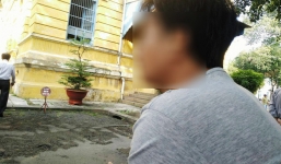 Bố bé gái 2,5 tuổi bị hiếp dâm phải nhập viện cấp cứu: Con bé cứ hỏi về vết sẹo trên cơ thể