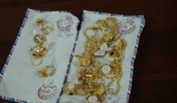 Bi hài, vợ mang vàng đi bán đúng cửa hàng chồng ăn trộm