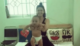 Trương Quỳnh Anh bị 'ném đá' vì vừa bế trẻ nhỏ vừa tập thể dục
