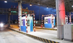 Ngày 15/8, trạm thu phí Cai Lậy tiếp tục xả trạm, chưa biết khi nào hoạt động trở lại