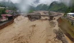 Clip lũ lớn kinh hoàng ở Mường La - Sơn La