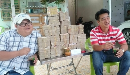 Đặt lư hương, chuẩn bị hàng chục kg tiền lẻ mệnh giá 200, 500 đồng mua vé BOT Cai Lậy