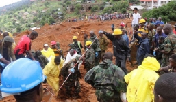 Tang tóc kinh hoàng phủ xuống Sierra Leone
