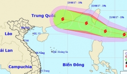 Xuất hiện bão giật cấp 10 gần biển Đông