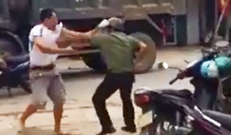 Trộm đâm công an trọng thương rồi lấy xe chở đi cấp cứu