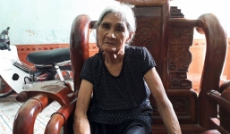 Lạ lùng chuyện vợ, con 'quan xã' bỗng dưng lọt hộ nghèo