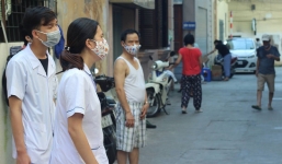 Đi phun thuốc ngăn sốt xuất huyết, nữ cán bộ y tế bị đánh nhập viện