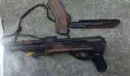 Dùng súng AK bắn bạn học trọng thương