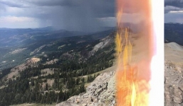 Du khách chụp ảnh đúng lúc bị sét đánh