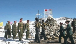 Trung - Ấn bất ngờ đồng loạt rút quân khỏi biên giới tranh chấp