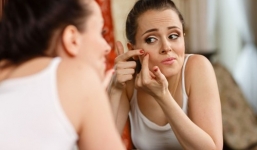 5 thói quen hàng ngày khiến da, móng, tóc… hỏng hết mà chẳng ai biết