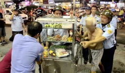 Quận phó Hải lên tiếng về clip giành giật xe cá viên chiên của cụ ông 80 tuổi