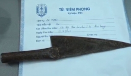 Hỗn chiến trong quán nhậu, nhân viên đâm khách tử vong