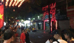 Hỗn chiến kinh hoàng trước quán bar trên phố Mã Mây