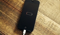 Pin điện thoại bị chai có thể khắc phục bằng cách cực dễ này mà không phải thay mới