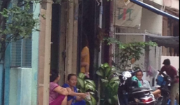 Chủ nhà tá hỏa thấy người đàn ông nước ngoài tử vong trong phòng trọ