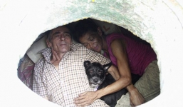 Căn nhà 6m2 dưới ống cống của cặp vợ chồng vô gia cư nhưng đầy đủ không thiếu thứ gì