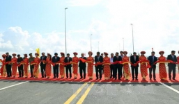 Việt Nam đưa vào sử dụng cầu vượt biển dài nhất Đông Nam Á