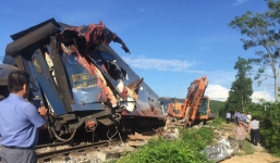 Chùm ảnh hiện trường kinh hoàng vụ lật tàu SE3 ở Quảng Bình