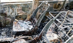 Giang hồ hỗn chiến, phóng hỏa đốt xe Innova 